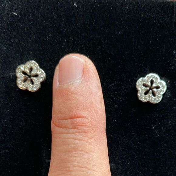 Brighton‎ silver and inset Crystal inset flowers mini post earrings - Picture 2 of 3